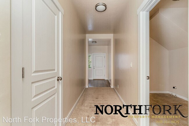 Foto del edificio - 3 br, 2 bath House - 2217 N Penny Lake Ave