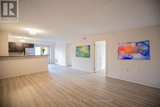 Photo du bâtiment - 1440 Main St E