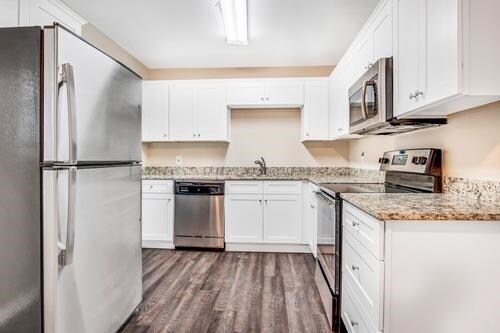Building Photo - 1519 Pine Glen Cir
