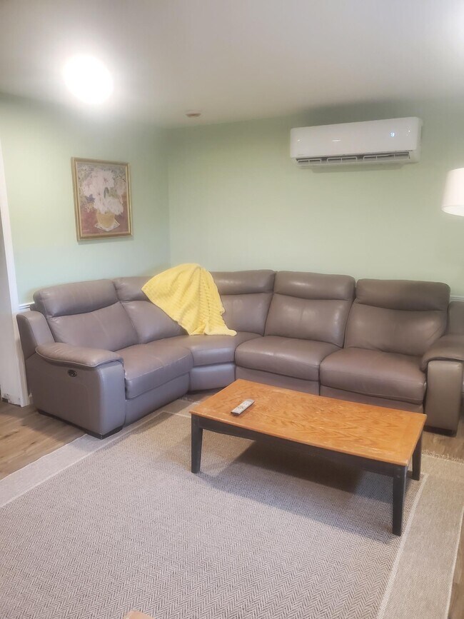 living room - 160 Twin Oaks Farm Ln