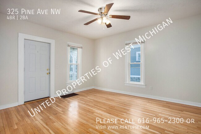 Foto del edificio - Available Now | Charming 4 Bedroom, 2 Bath...