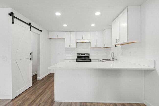 Building Photo - 433 Autumn Dr