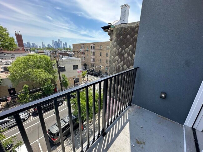 Building Photo - 4103 Palisade Ave