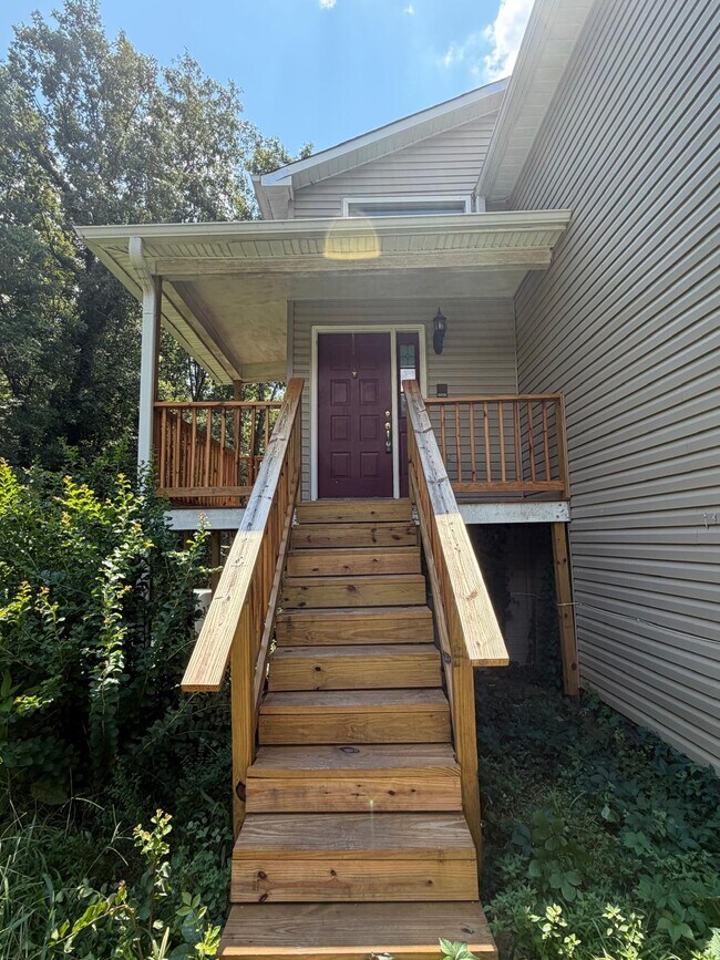Foto del edificio - 516 Carrsbrook Rd SE