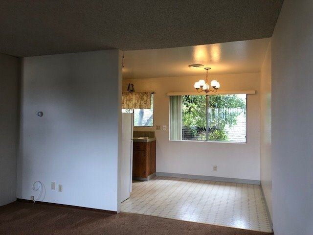 Building Photo - 581 Belden St