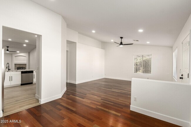Foto del edificio - 24410 N 39th Ave