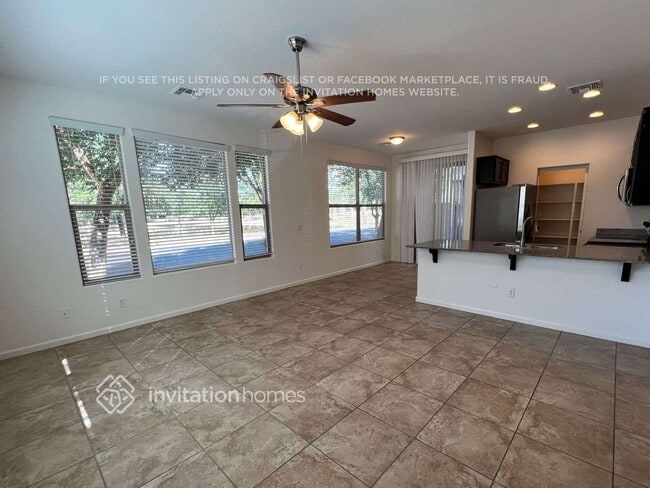 Foto del edificio - 1447 S Colt Dr