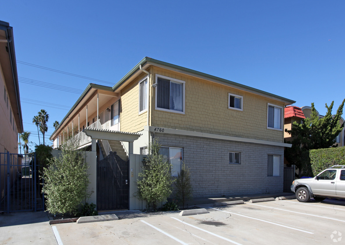 Primary Photo - Kansas Street Apartments