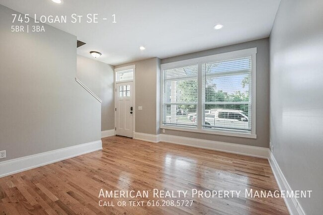 Foto del edificio - 745 Logan St SE