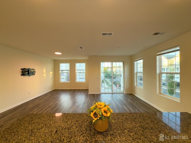 Building Photo - 246 Park Ln