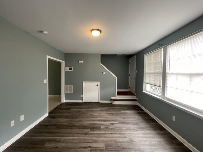 Building Photo - 833 North Ave