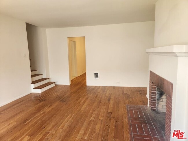 Building Photo - 1234 1/2 Gordon St