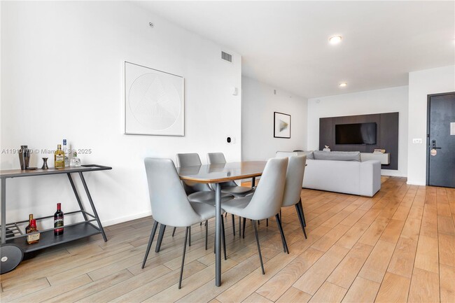 Foto del edificio - 398 NE 5th St