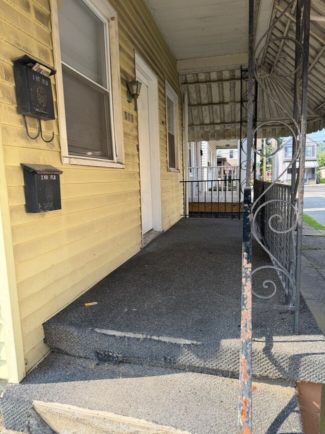 Building Photo - 517 3rd Ave