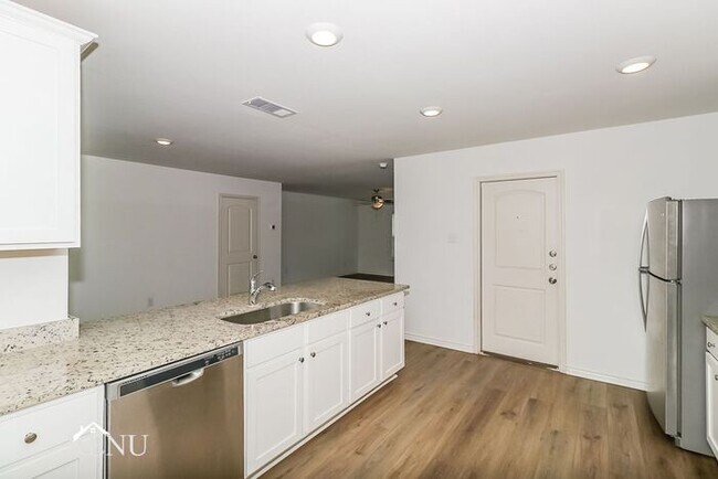 Foto del edificio - Coming Soon!