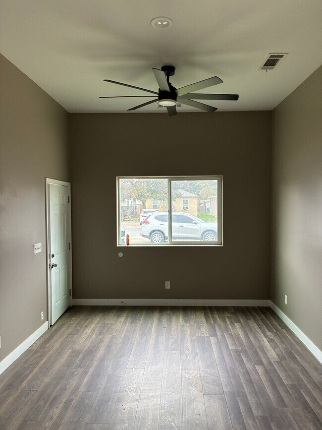 Foto del edificio - 2 Bedroom 2 Bath Home