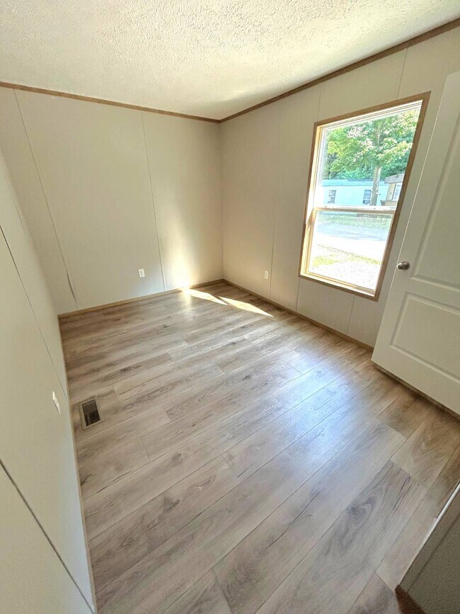 Foto del edificio - 6621 W Ridge Rd