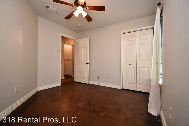 Building Photo - 3 br, 2 bath House - 2407 Redwood St.
