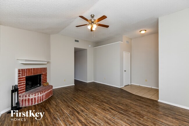 Foto del edificio - 10913 Ives St