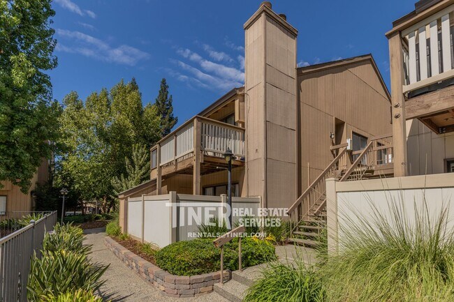 Foto del edificio - 511 Woodside Oaks