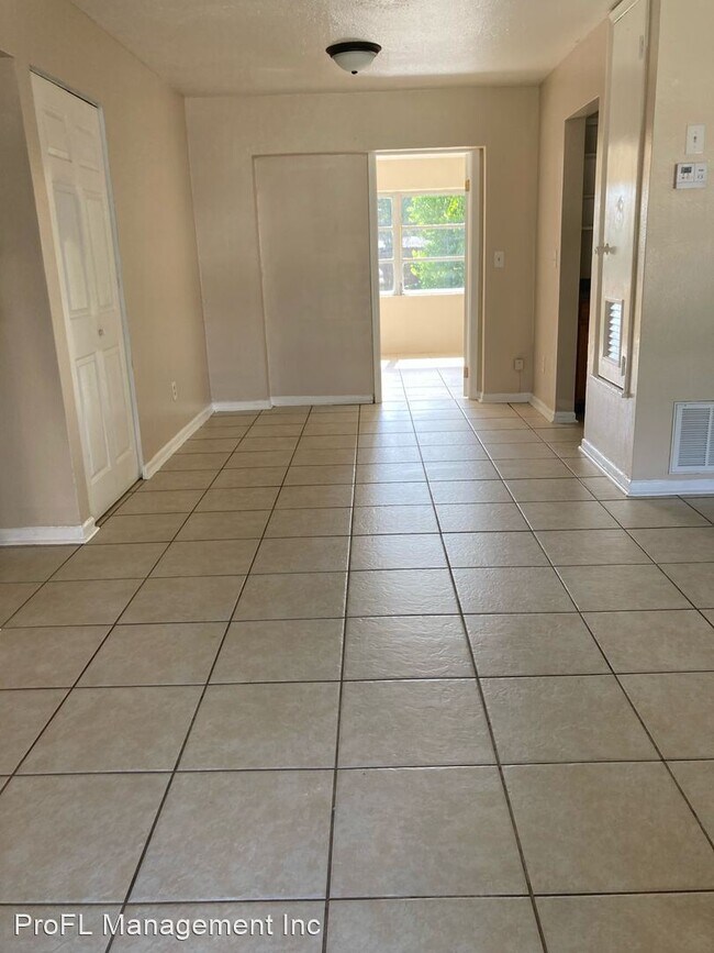 Foto del edificio - 3 br, 1 bath House - 1126 Gerona Ave