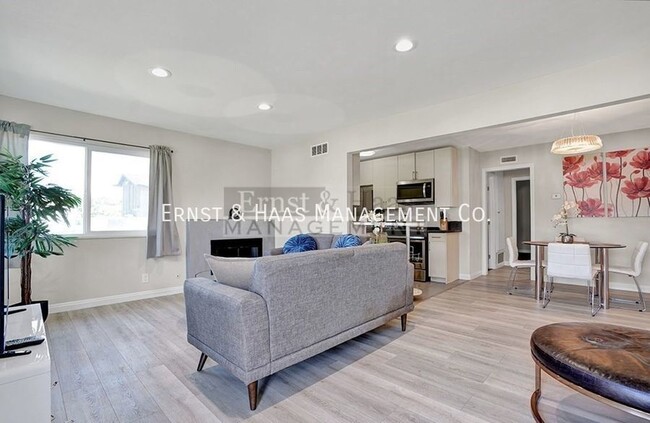 Foto del edificio - Totally Remodeled 2 Bedroom 1 Bath Apartme...
