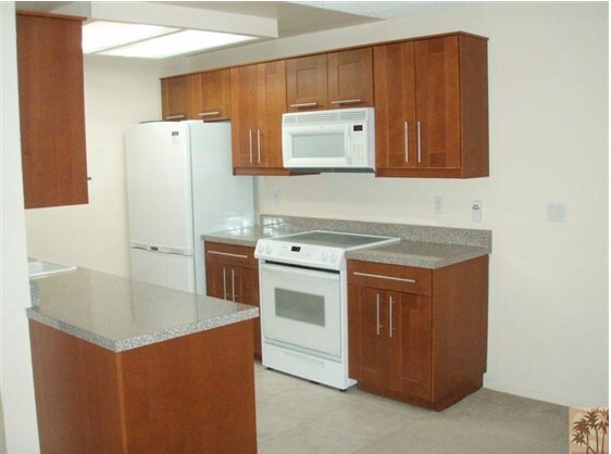 kitchen - 32200 Cathedral Canyon Dr