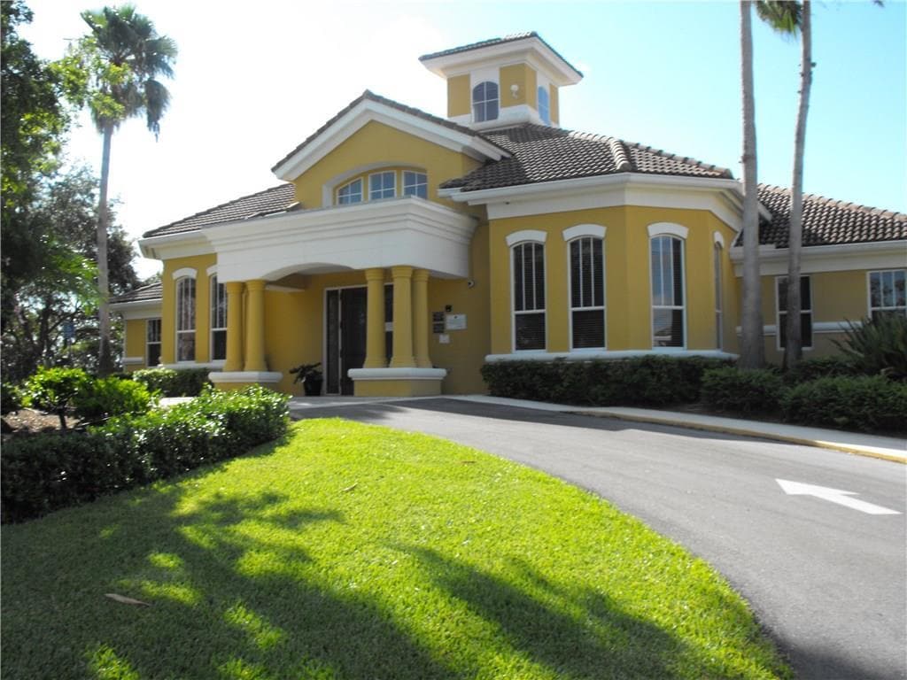 5080 Fairways Cir, Vero Beach, FL 32967 Room for Rent in Vero Beach
