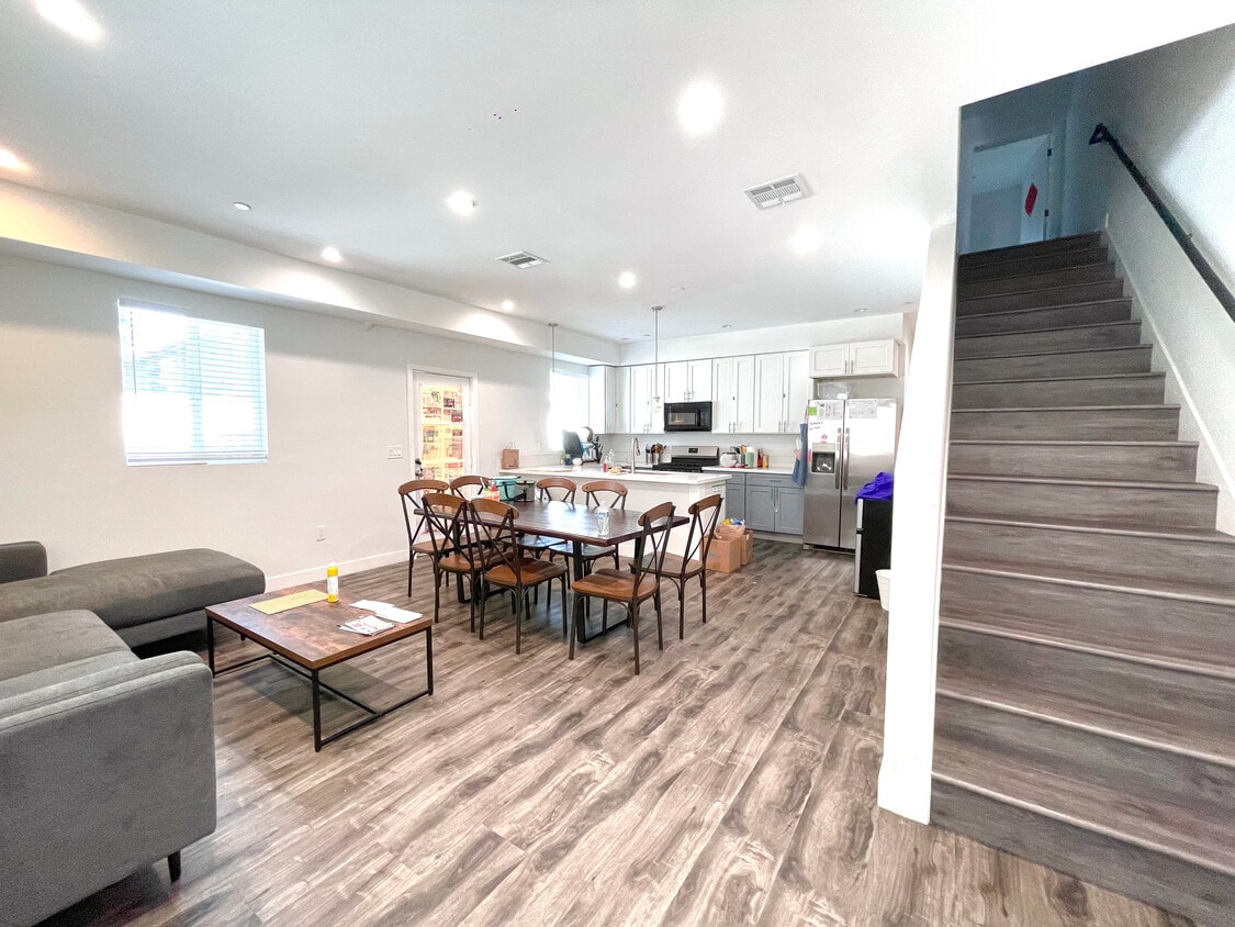 1638 N Soto St - 1638 N Soto St