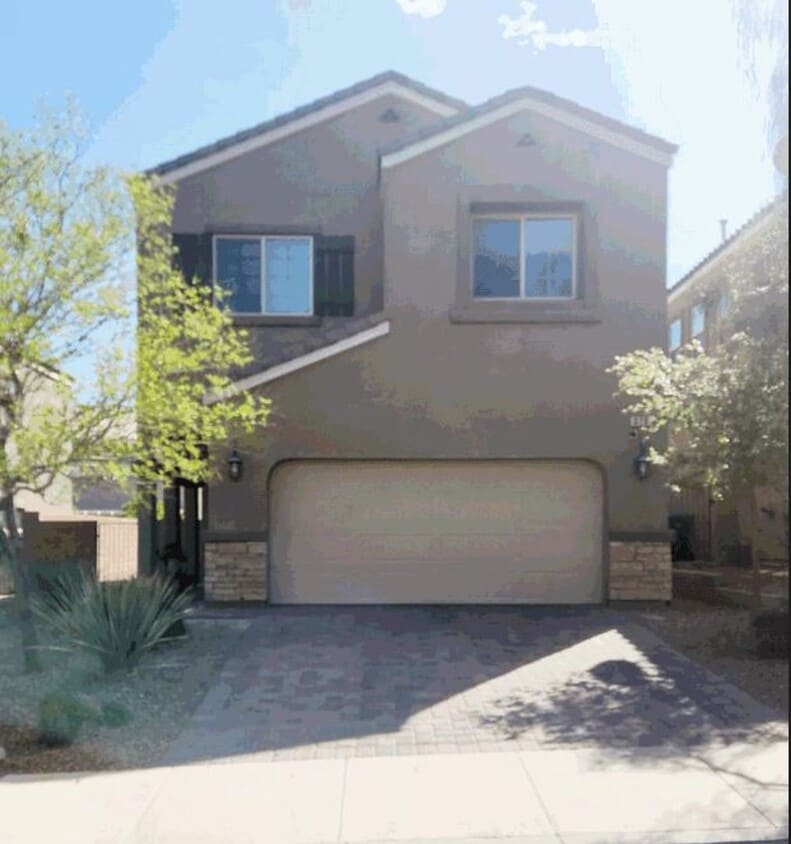 Foto principal - spacious 4 bedroom 2.5 bath home