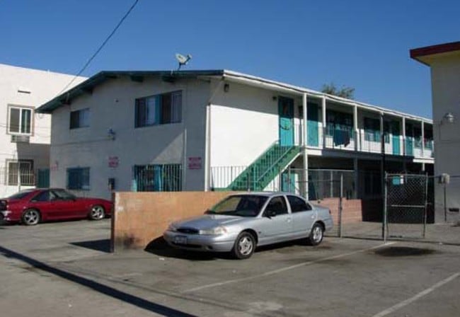 Building Photo - 1401 S Catalina St