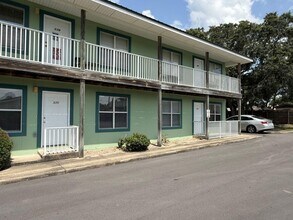 Building Photo - 565 Florosa Ct