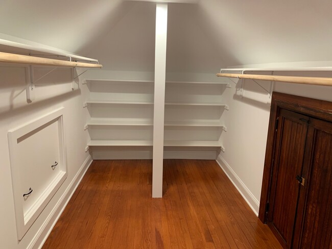 Master Closet - 2903 Cub Hill Rd