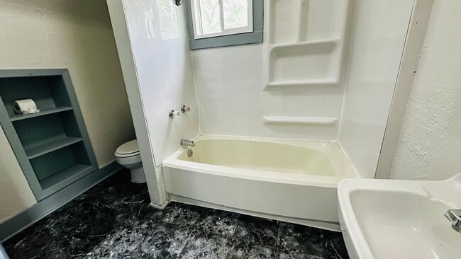 Foto del edificio - Pet Friendly 2 bedroom house