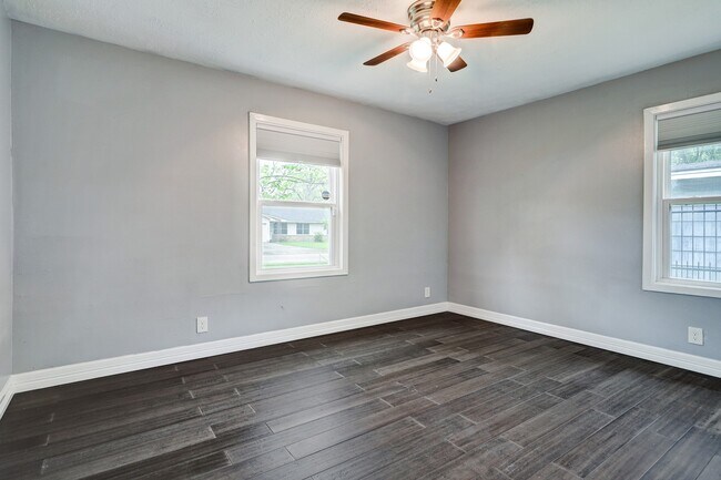 Foto del edificio - 7011 Neff St