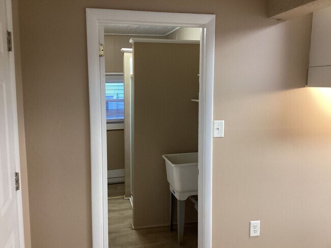Building Photo - 3712 Wayne Ave 2BR/1BA (Dayton)