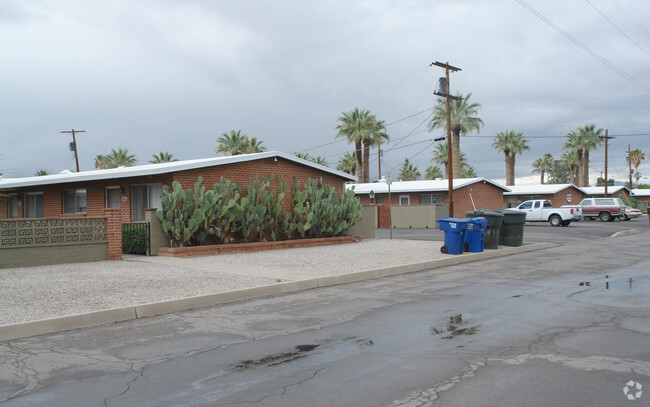 Building Photo - Cata Lee Apartments
