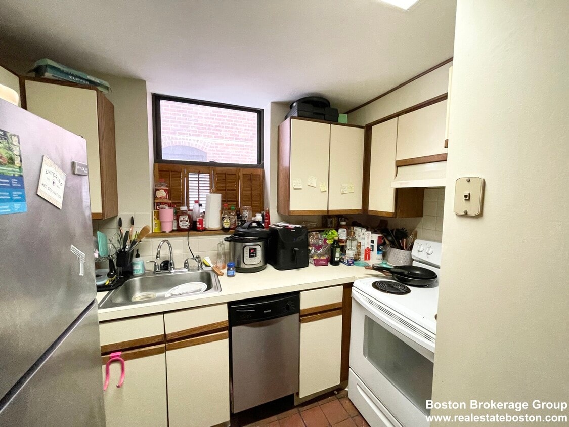 95 Gainsborough St Unit 206 E, Boston, MA 02115 Apartments in