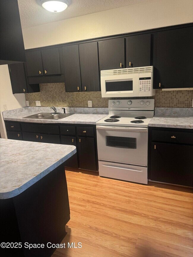 Foto del edificio - 810 Vantage St SE