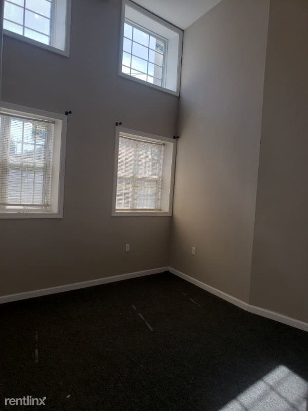 Building Photo - 1 br, 1 bath Apartment - 194 21st Ave