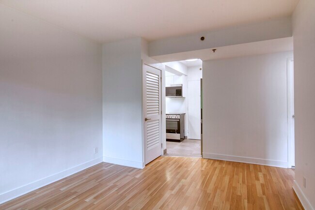 Photo du bâtiment - 3455 Rue Aylmer