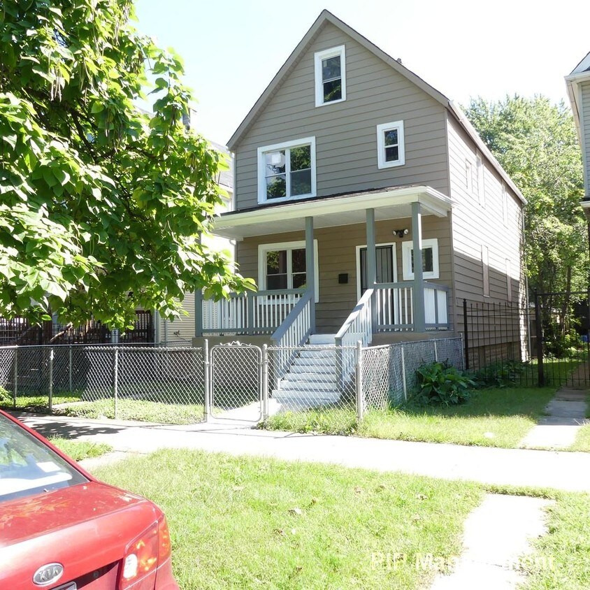 8349 S Colfax Ave, Chicago, IL 60617 Townhome Rentals in Chicago IL