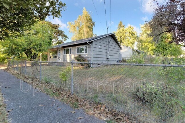 Foto del edificio - 5650 SW Main Ave