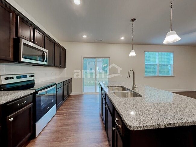 Foto del edificio - 3260 Brierhill Rd