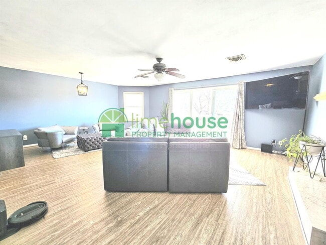 Foto del edificio - 311 Norfolk Ave