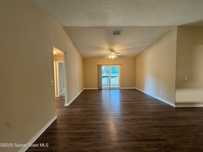 Foto del edificio - 7667 N Wickham Rd