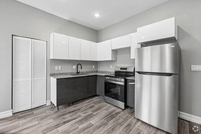 3 habitaciones, 2 baños - 960 pies cuadrados - Cocina - 768 Ridgeway Ave