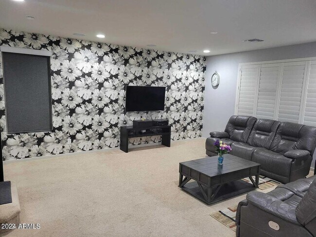 Foto del edificio - 22047 N 28th Pl