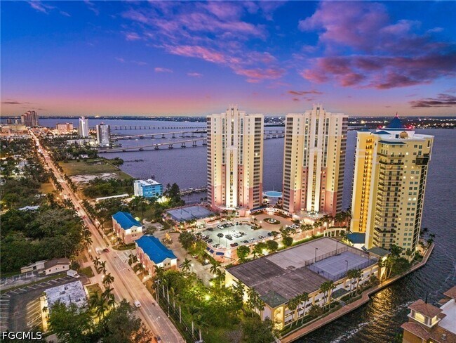 Foto del edificio - 2743 First St