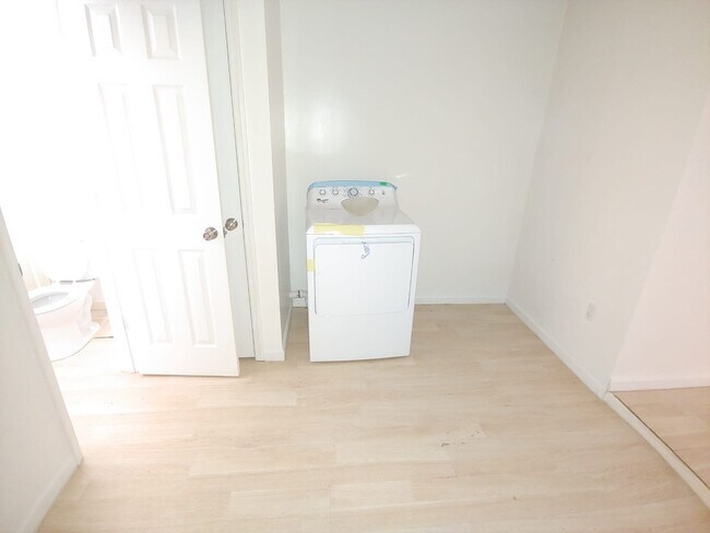 Foto del edificio - 147-54 70th Road, Unit 2nd floor